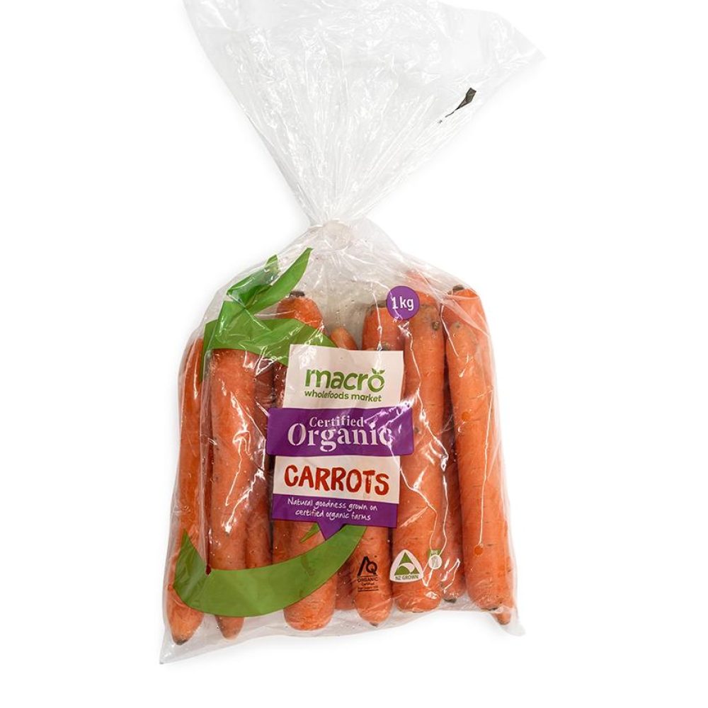 Macro Organic Carrots 1kg bag from Macro Wholefoods Market, showing fresh certified organic carrots in clear packaging.